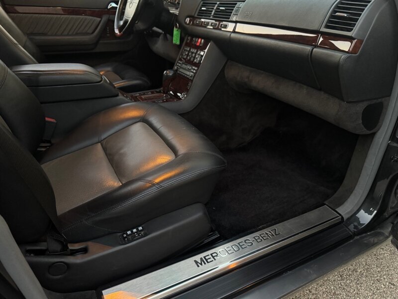 Used 1995 Mercedes-Benz S 600 Sedan image 31