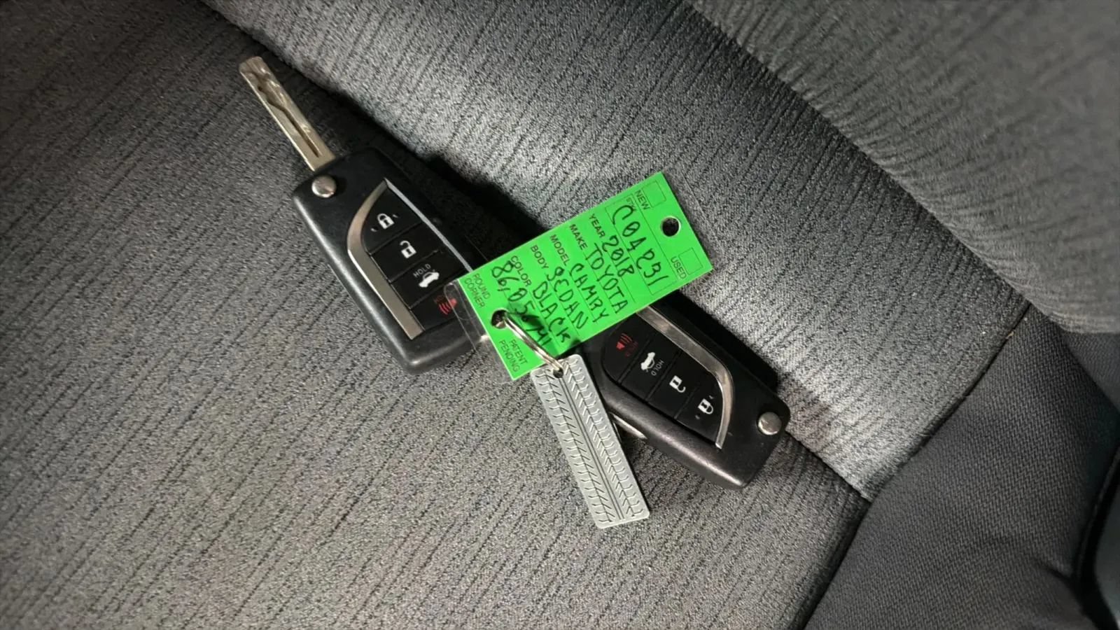 Used 2018 Toyota Camry LE FWD image 24