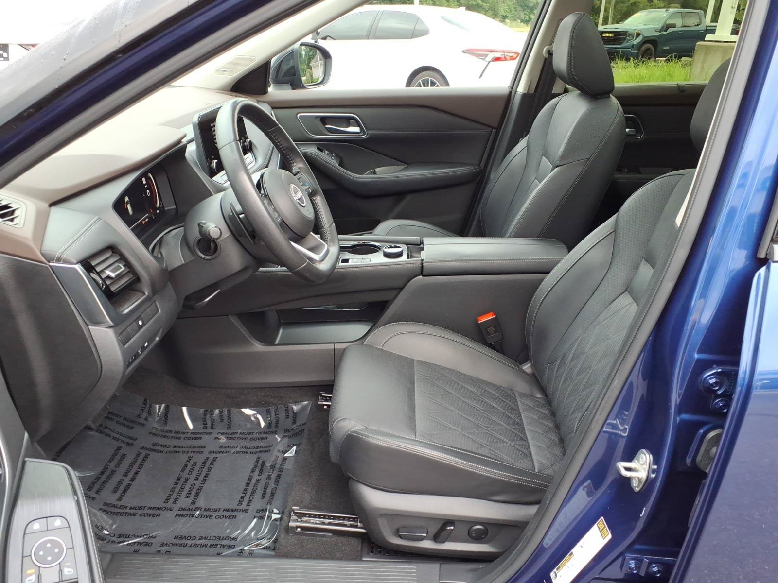 Used 2023 Nissan Rogue Platinum AWD/4WD image 4
