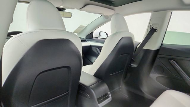 Used 2023 Tesla Model 3 Performance image 31