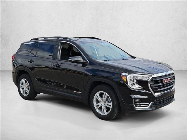 Used 2024 GMC Terrain SLE w/ Driver Convenience Package FWD image 3