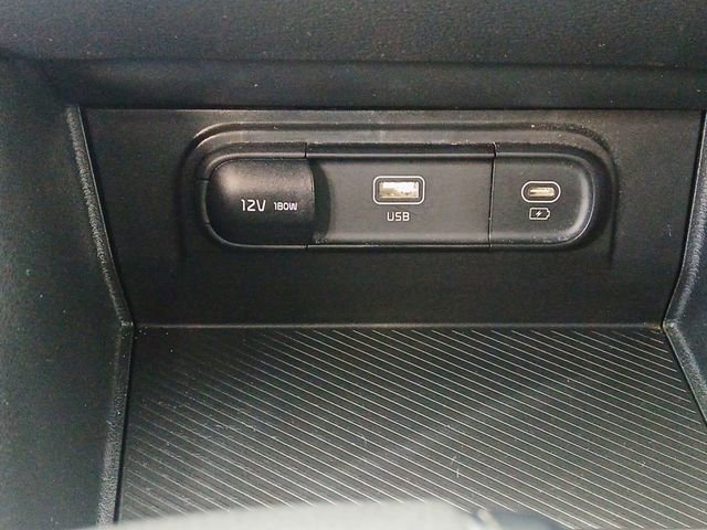 Used 2024 Kia Sportage LX image 17