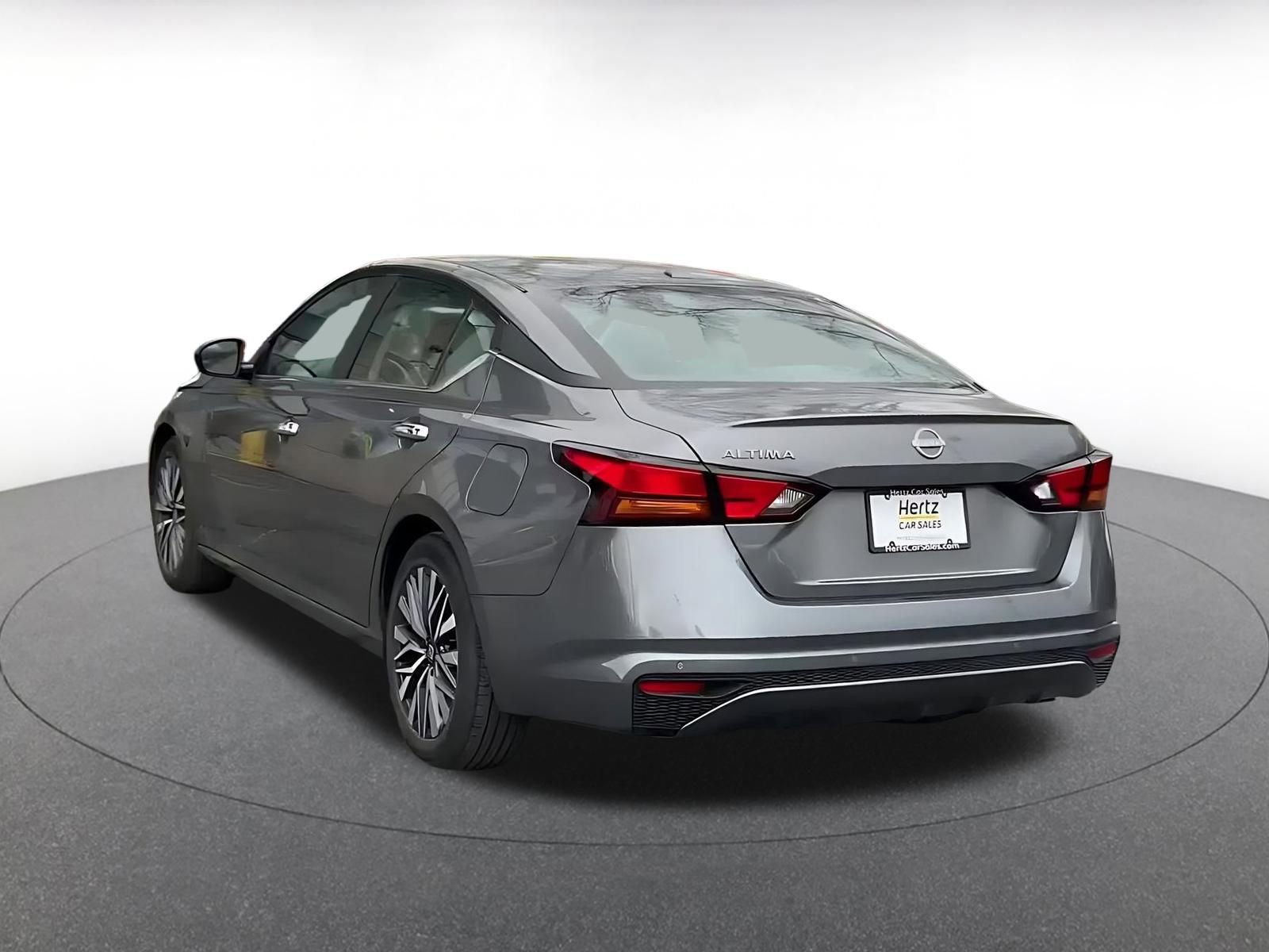 Used 2025 Nissan Altima 2.5 SV image 11