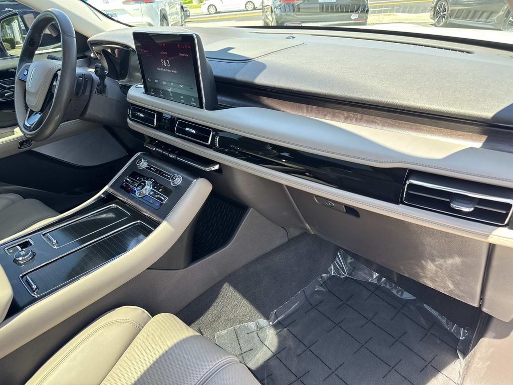 Used 2023 Lincoln Aviator Reserve w/ Equipment Group 201A RWD image 29