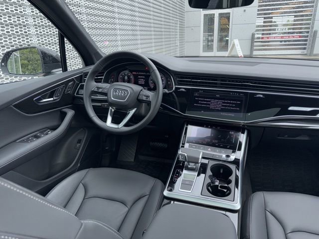 Used 2025 Audi Q7 3.0T Premium Plus w/ Premium Plus Package AWD/4WD image 25
