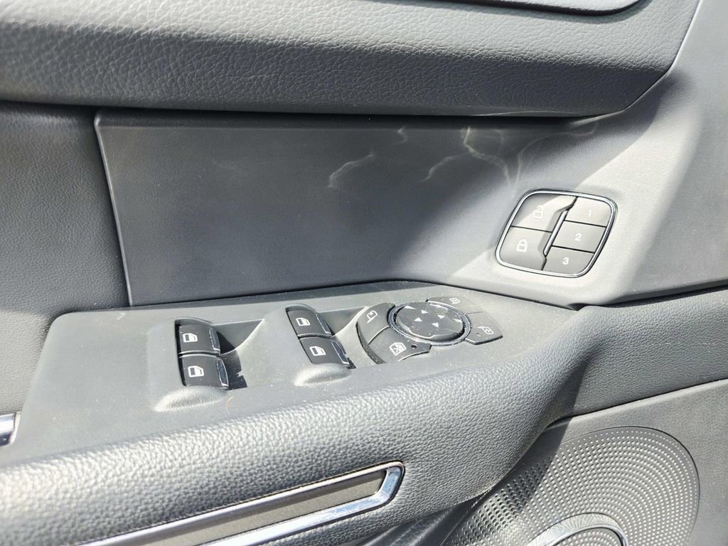 Used 2024 Ford Expedition XLT AWD/4WD image 37