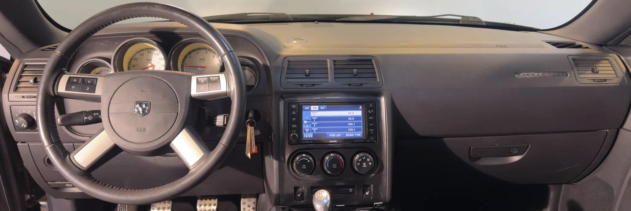 Used 2010 Dodge Challenger R/T RWD image 13
