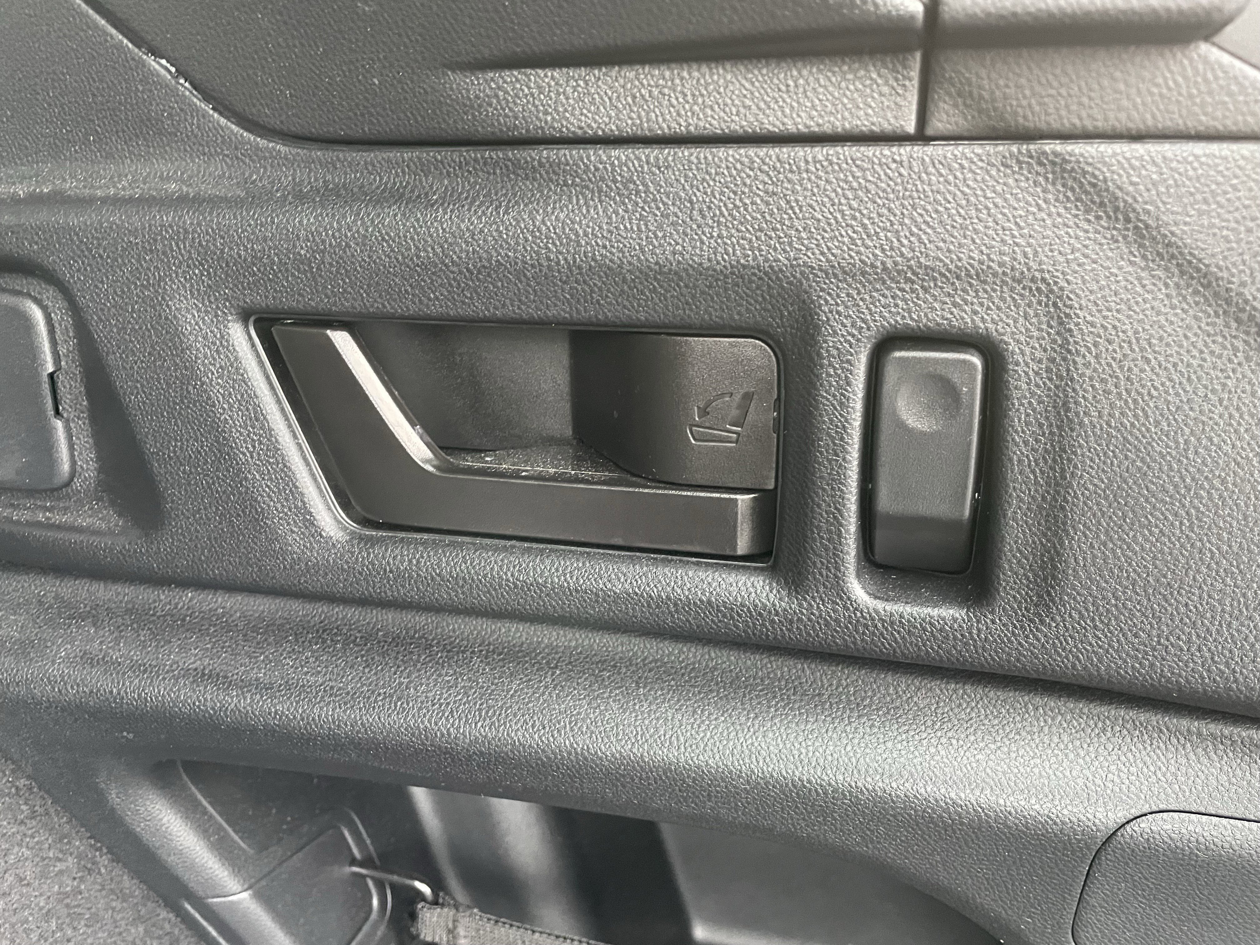 Used 2025 Subaru Outback Premium w/ Popular Package #1A image 7