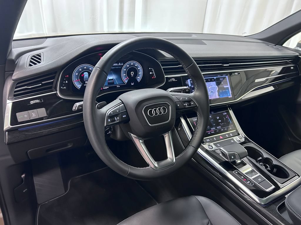Used 2025 Audi Q7 3.0T Premium AWD/4WD image 2
