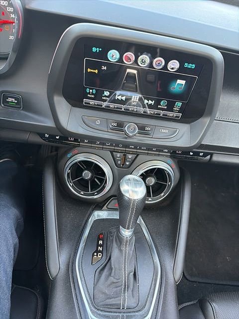 Used 2016 Chevrolet Camaro SS image 10