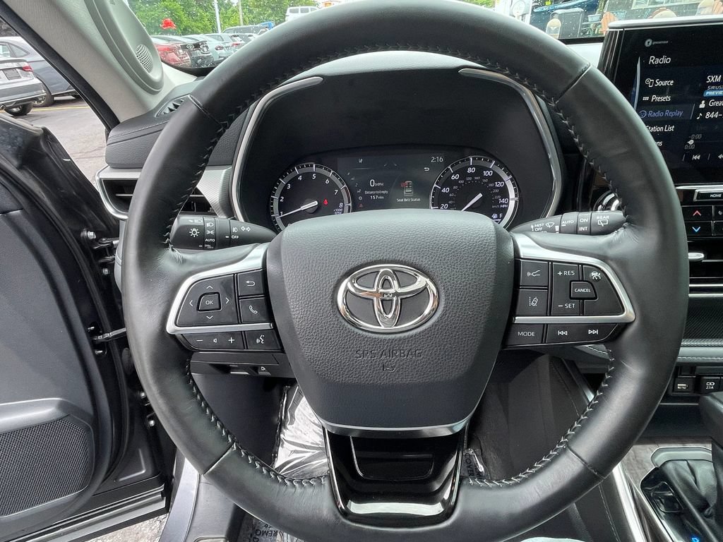 Used 2021 Toyota Highlander Platinum AWD/4WD image 11