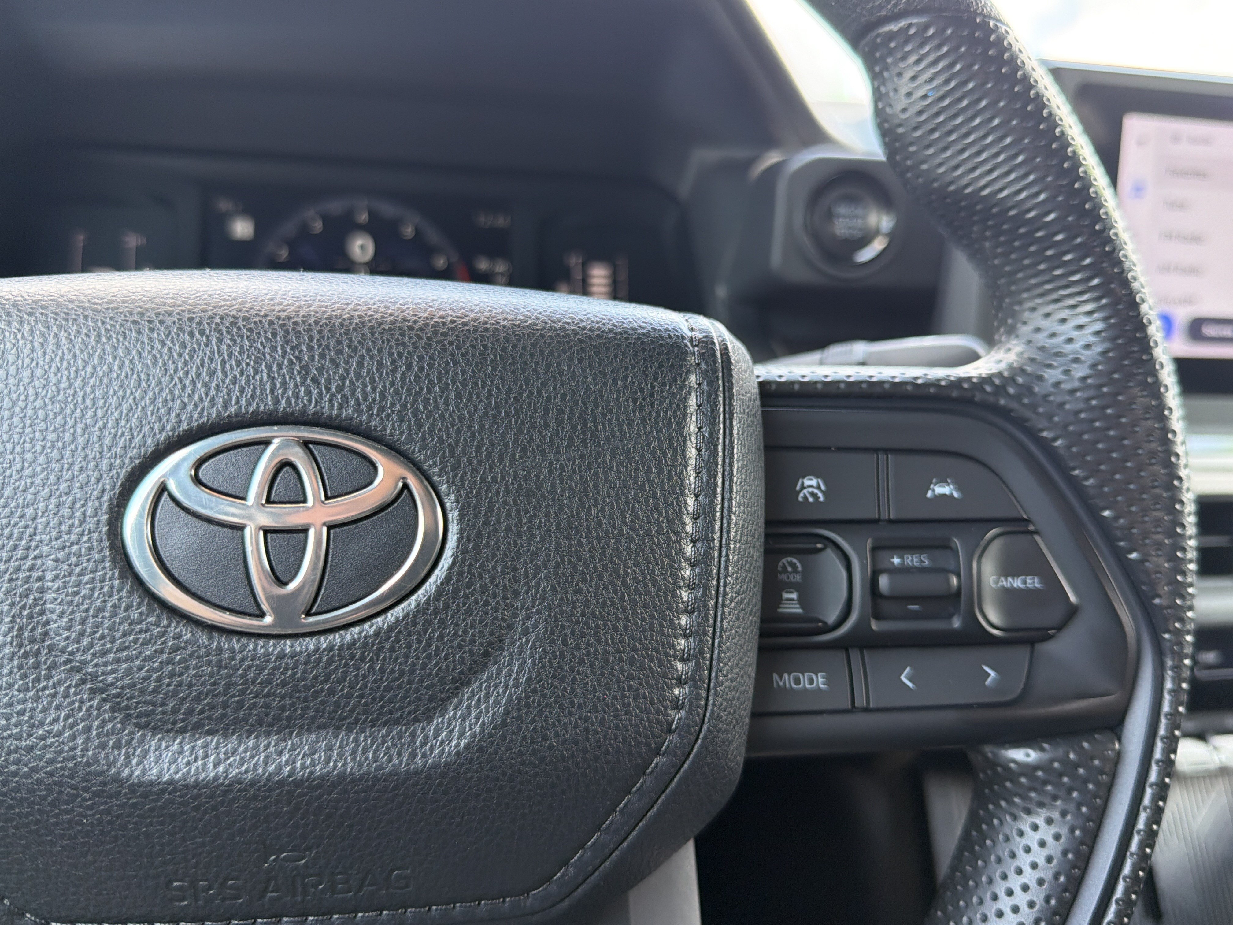 Certified 2024 Toyota Tacoma SR5 AWD/4WD image 10