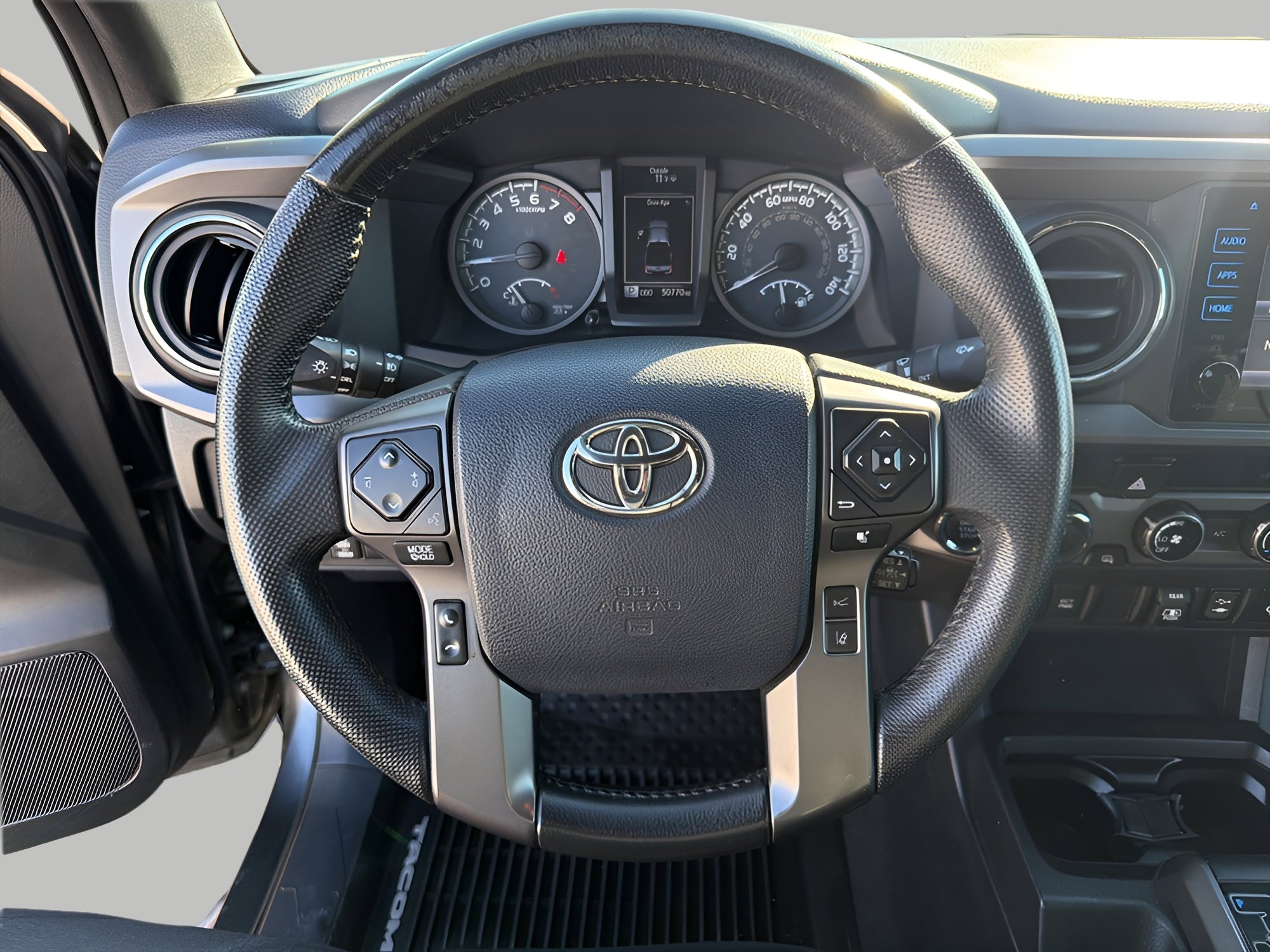 Used 2018 Toyota Tacoma TRD Sport image 13