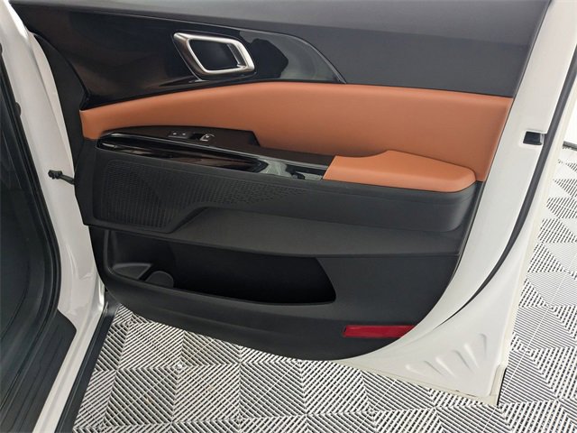 Used 2023 Kia Carnival SX image 38