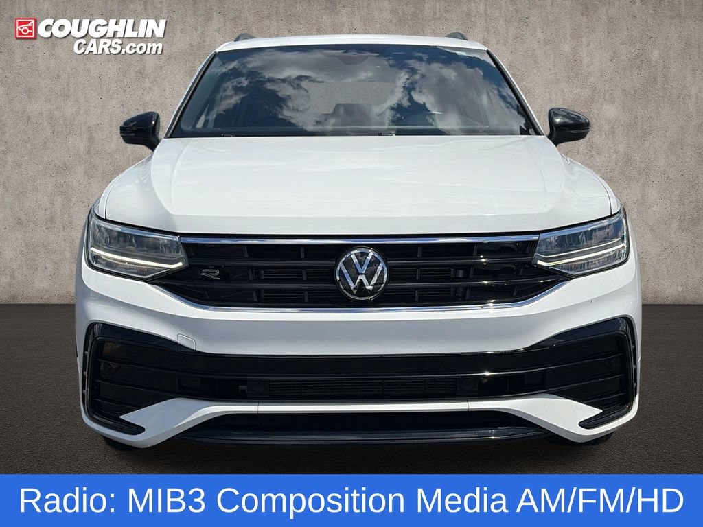 Used 2022 Volkswagen Tiguan SE R-Line AWD/4WD image 3