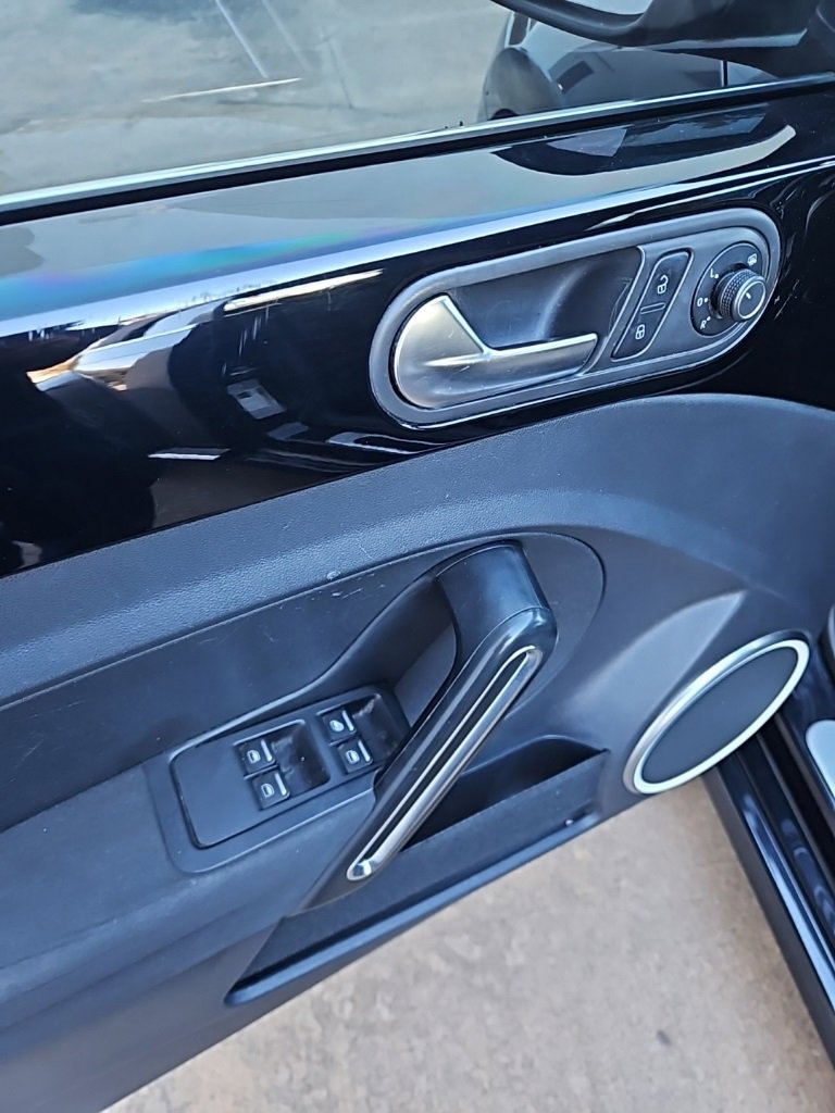 Used 2018 Volkswagen Beetle 2.0T Coast image 21