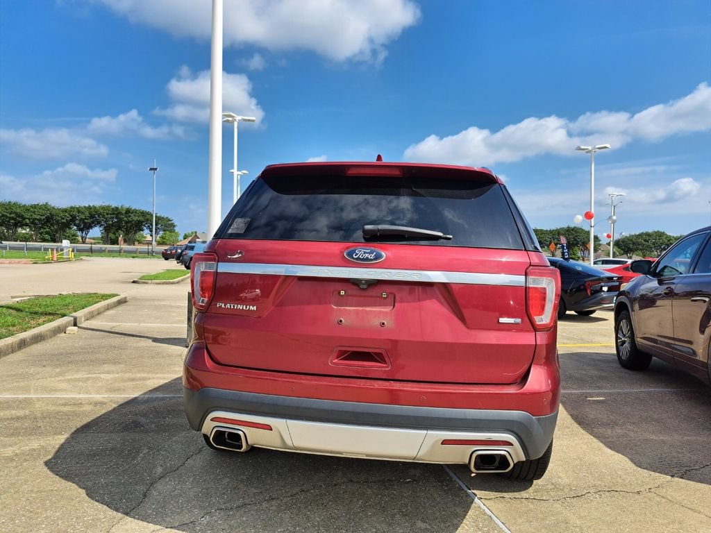 Used 2017 Ford Explorer Platinum AWD/4WD image 3