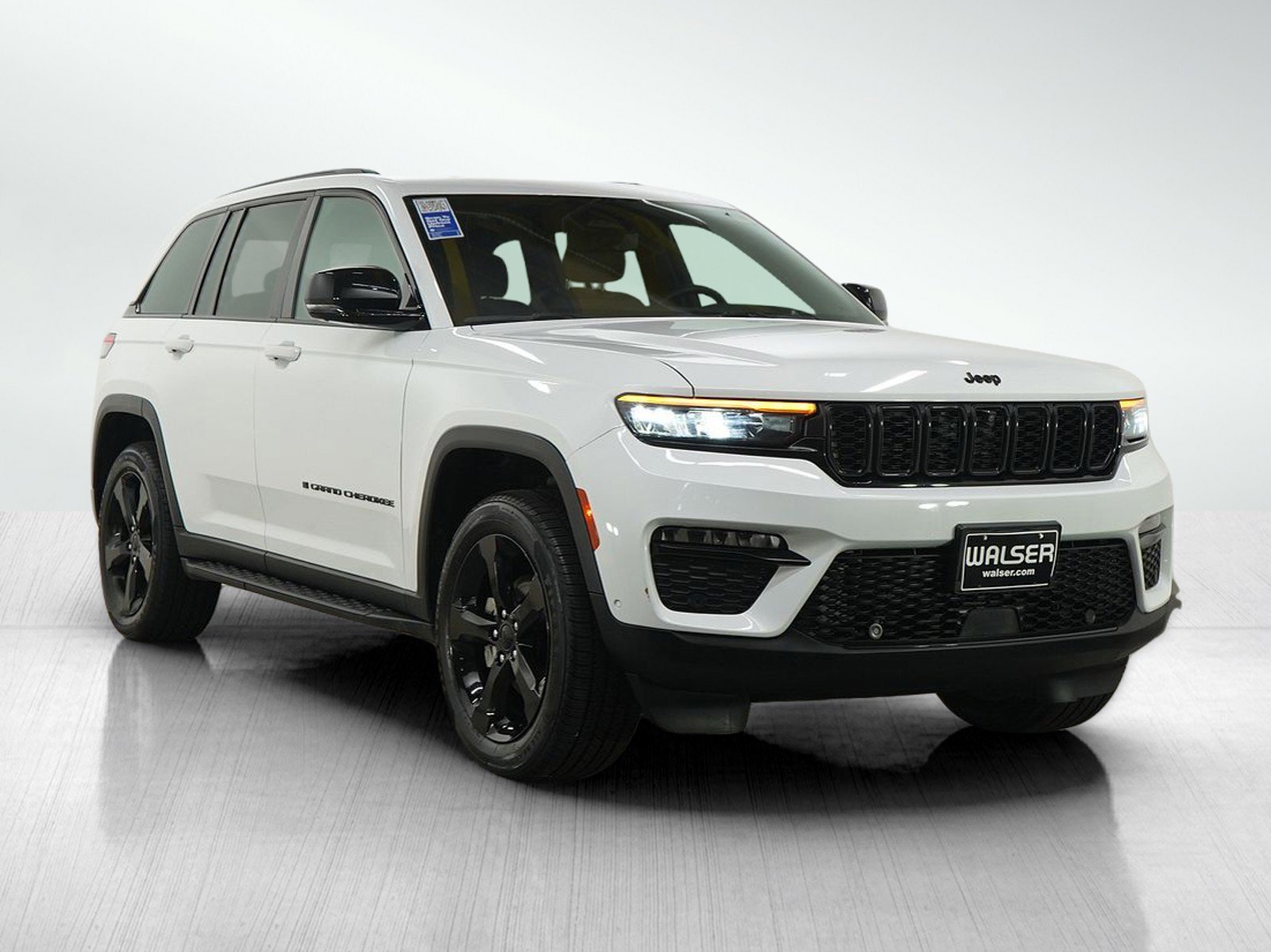 Used 2024 Jeep Grand Cherokee Limited w/ Luxury Tech Group II AWD/4WD image 7