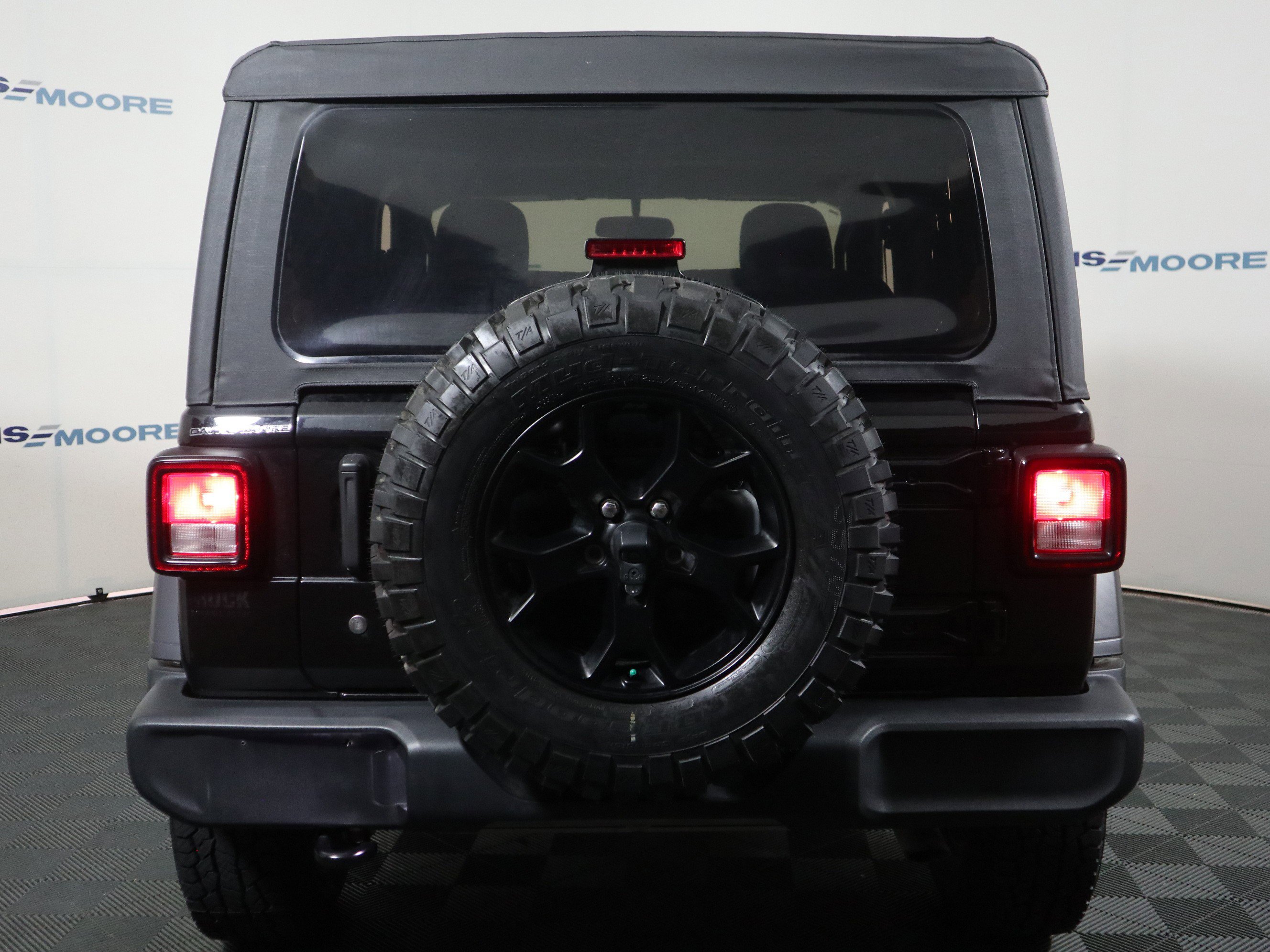 Used 2021 Jeep Wrangler Sport image 7