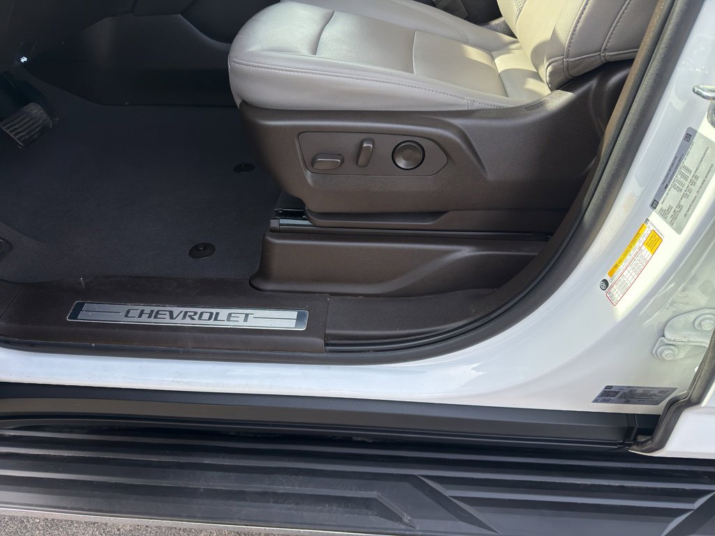 Used 2022 Chevrolet Tahoe LT w/ Luxury Package image 15