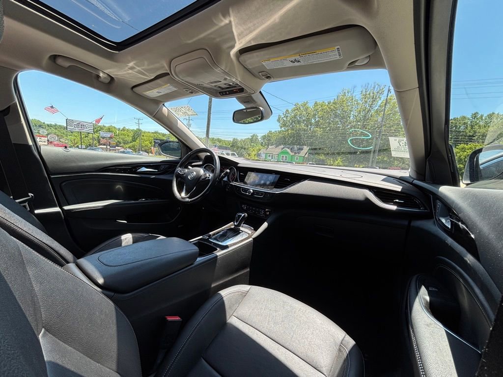 Used 2018 Buick Regal Essence w/ Driver Confidence Package #1 AWD/4WD image 13