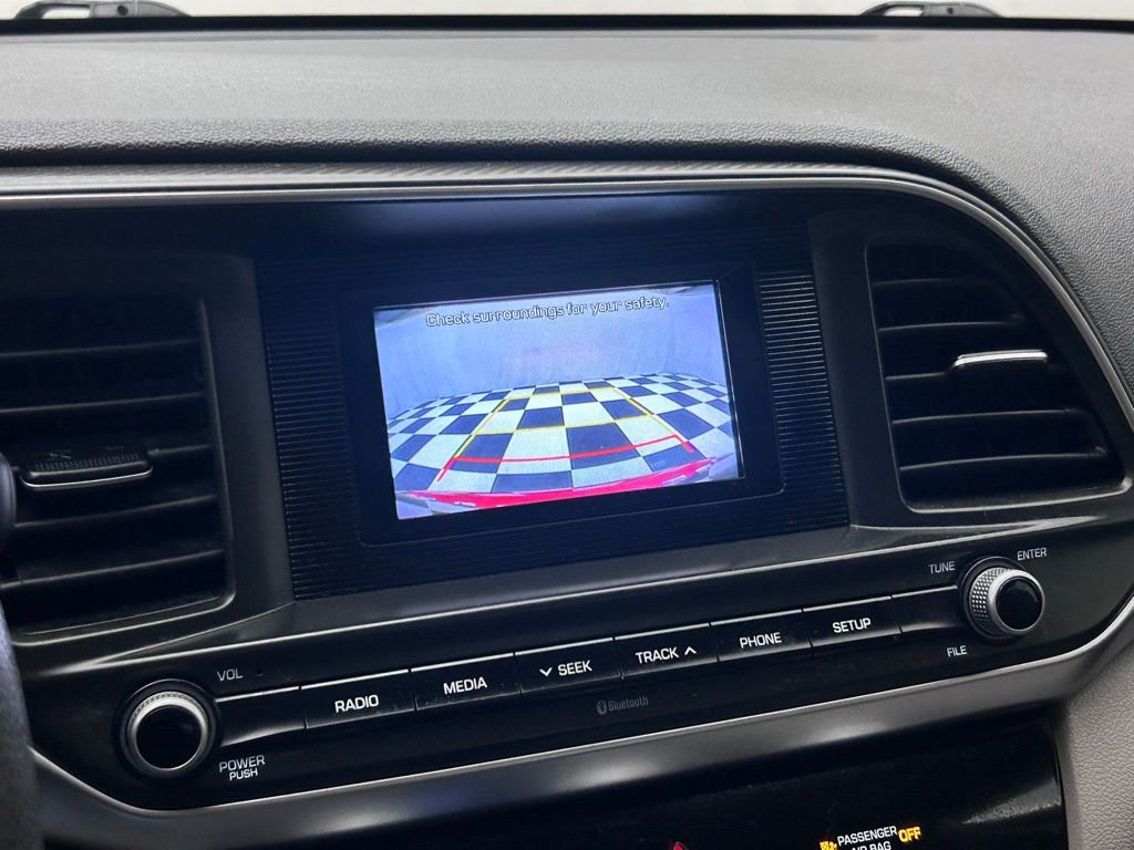 Used 2019 Hyundai Elantra SE image 20
