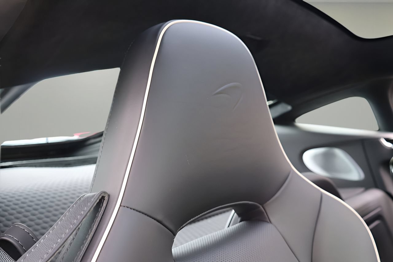 Used 2023 McLaren GT RWD image 16