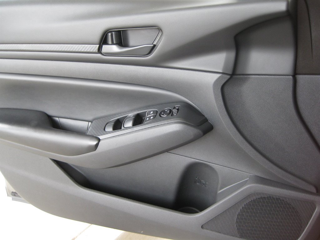 Used 2025 Nissan Altima 2.5 S FWD image 21