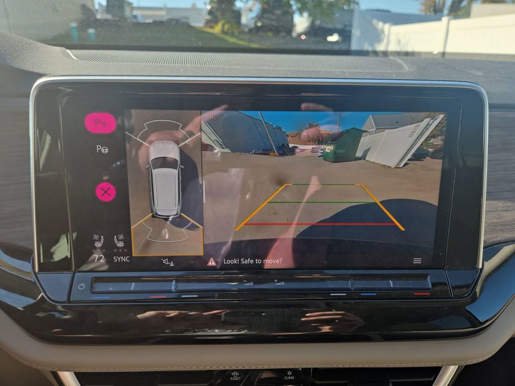 Used 2025 Volkswagen Atlas SEL Premium R-Line image 24