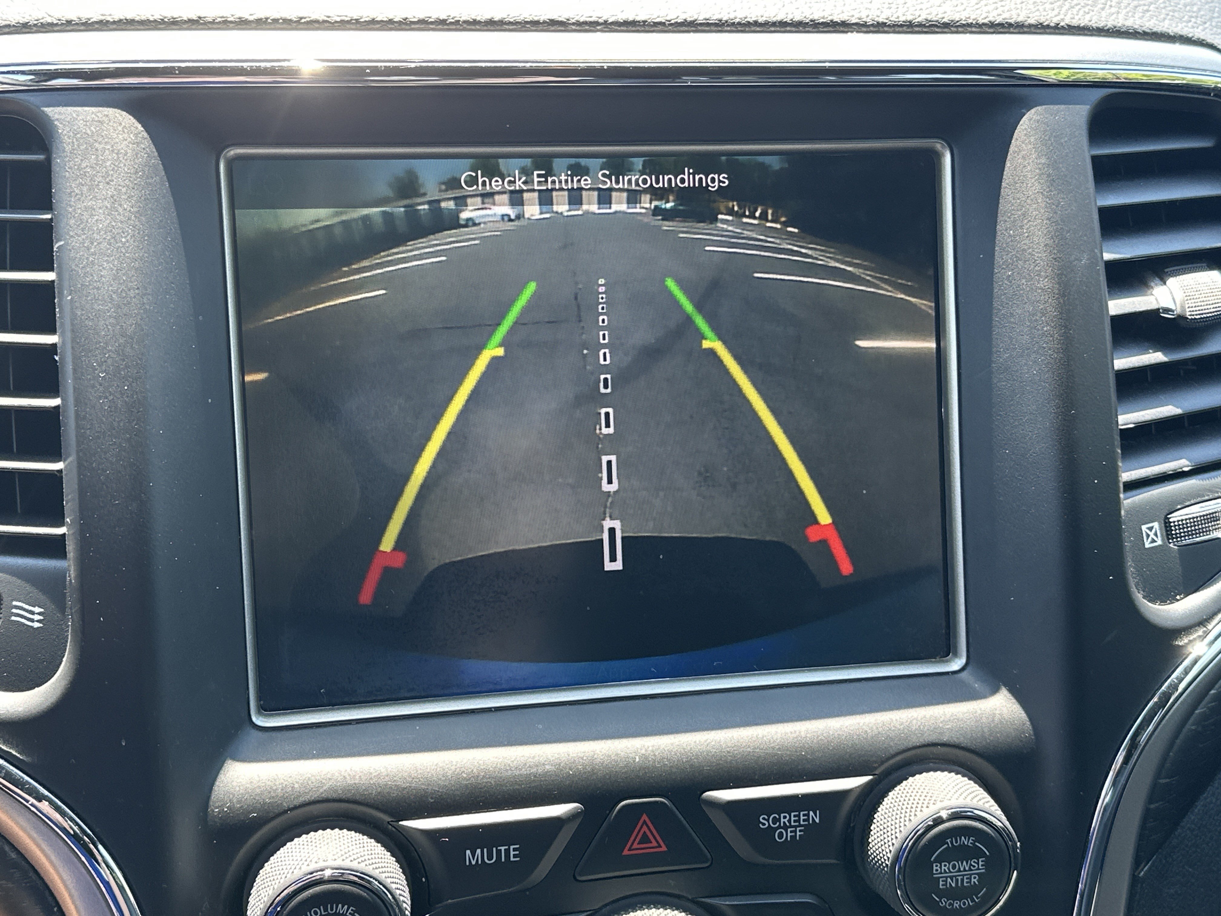Used 2018 Jeep Grand Cherokee Altitude RWD image 27