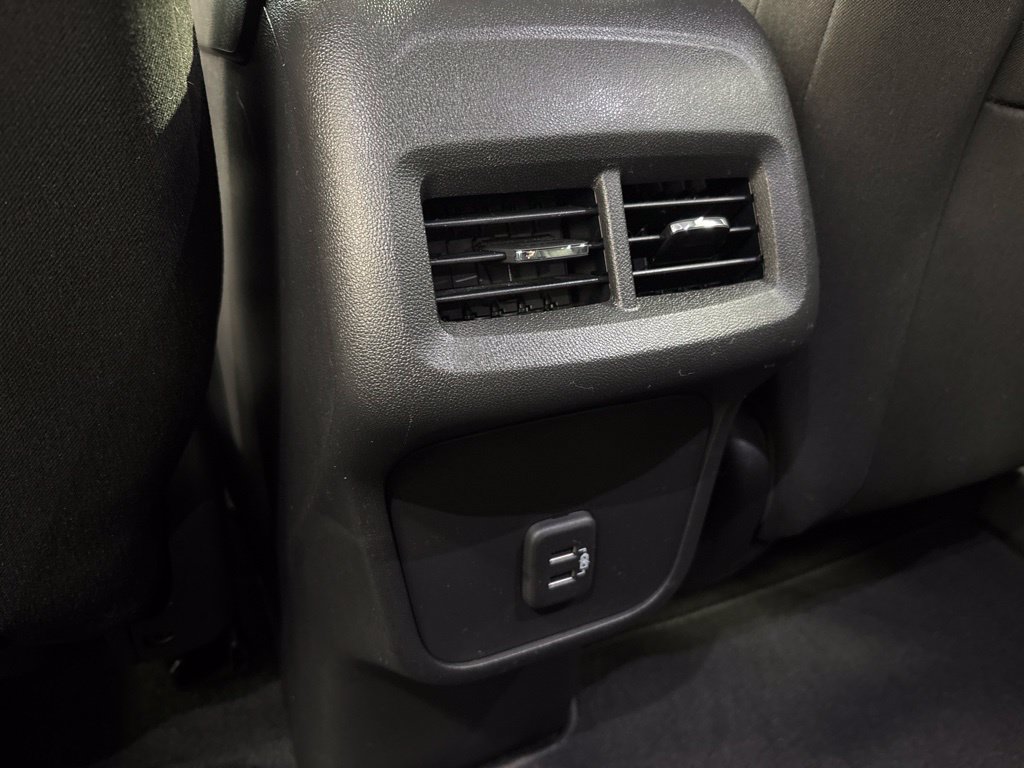 Used 2023 Chevrolet Equinox LT AWD/4WD image 34