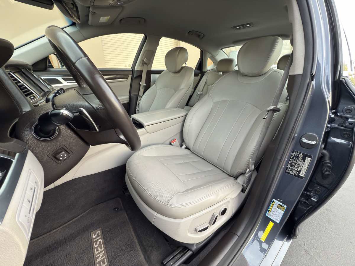 Used 2017 Genesis G80 3.8 image 34