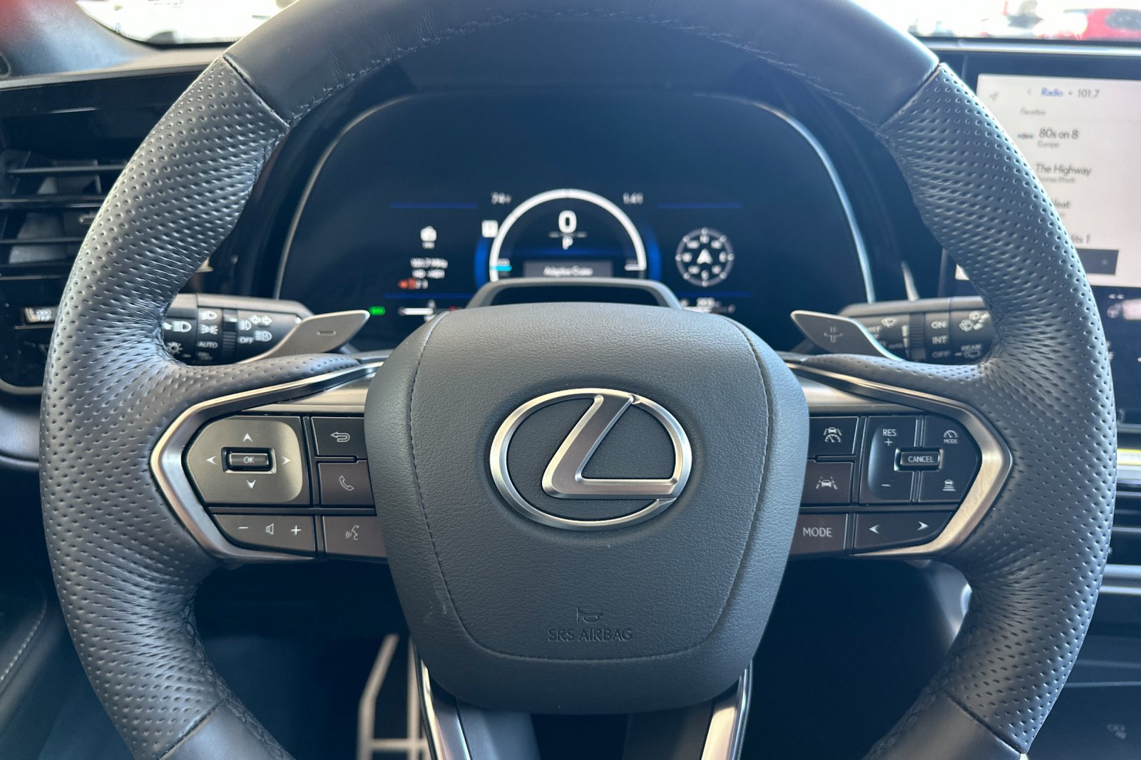 Certified 2025 Lexus TX 500h AWD image 25
