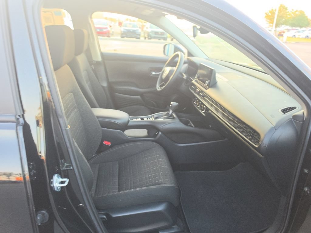 Used 2025 Honda HR-V LX image 31