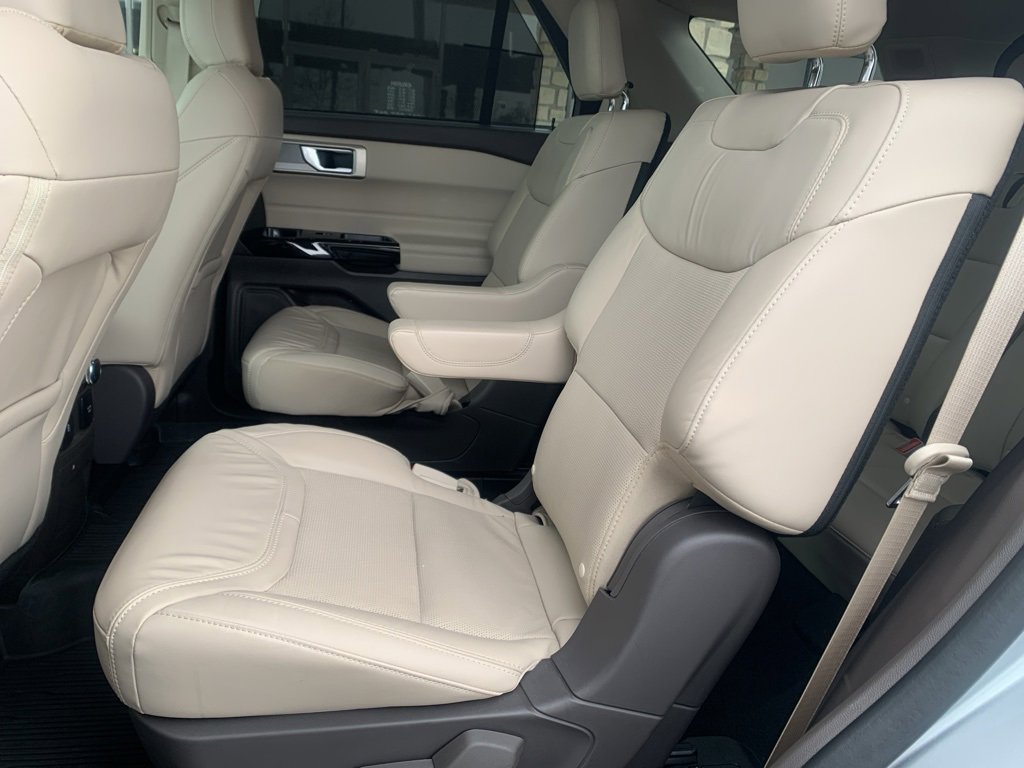 Used 2023 Ford Explorer Platinum w/ Class IV Trailer Tow Package image 16