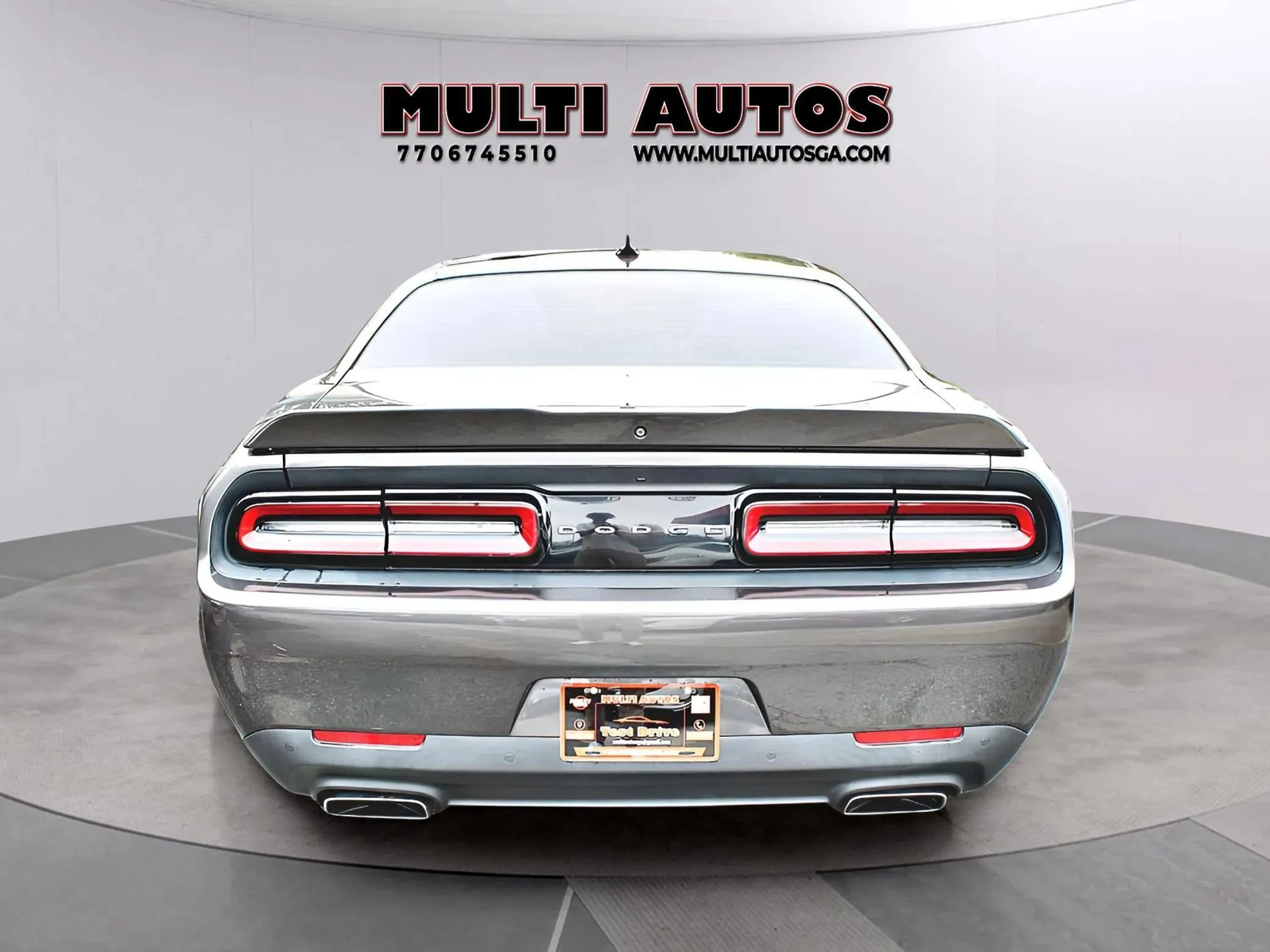 Used 2015 Dodge Challenger R/T Plus image 4