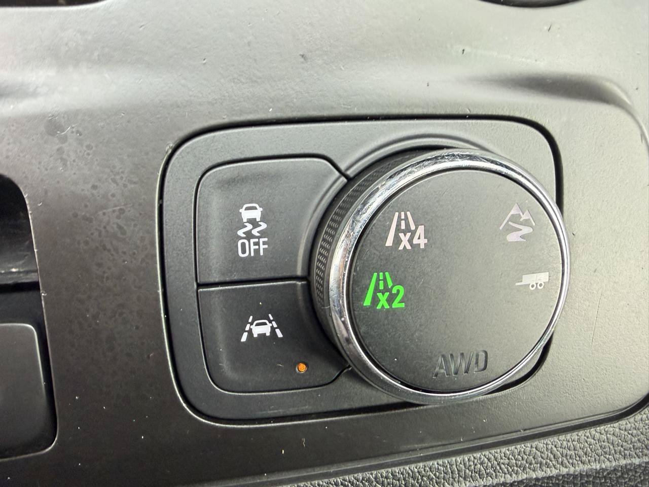 Used 2020 Chevrolet Traverse RS AWD/4WD image 25