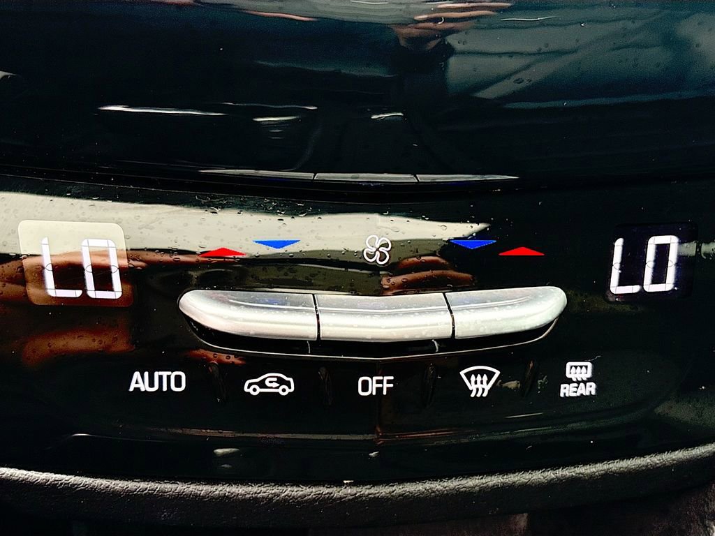 Used 2025 Cadillac XT6 Sport w/ Technology Package AWD/4WD image 16