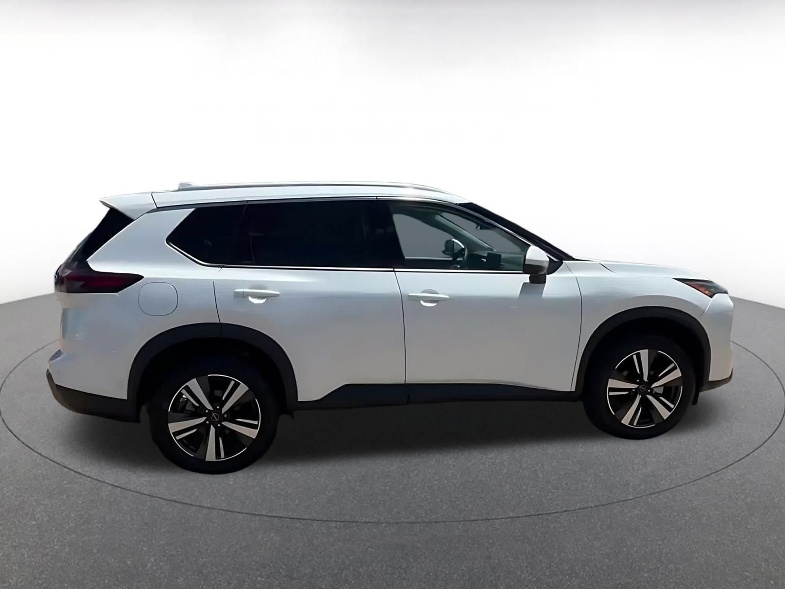 Used 2026 Nissan Rogue SL FWD image 15