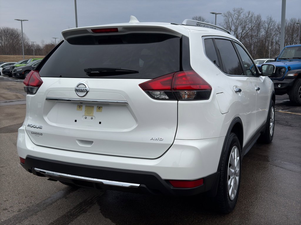 Used 2017 Nissan Rogue S w/ S Appearance Package image 5