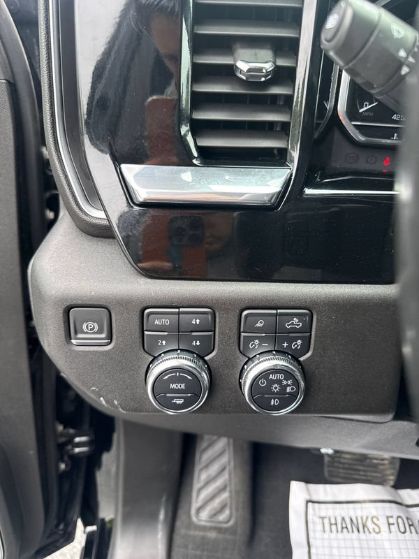Used 2024 GMC Sierra 1500 Elevation w/ Elevation Premium Package AWD/4WD image 17