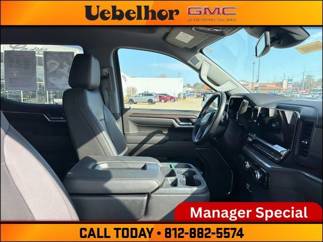 Used 2022 GMC Sierra 1500 SLT image 2