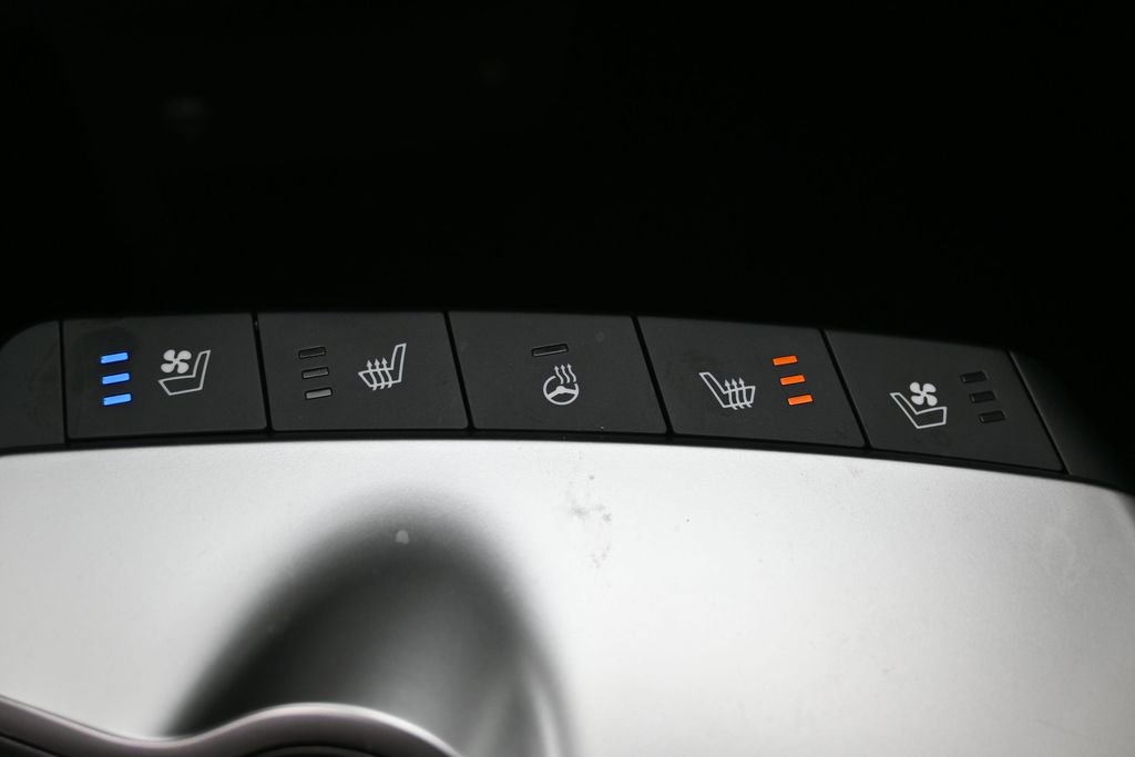 Used 2022 Kia EV6 Wind image 30