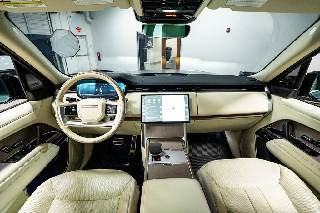 Used 2024 Land Rover Range Rover SE image 53