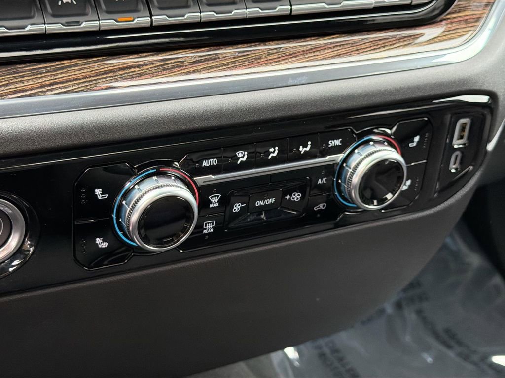 Used 2024 GMC Sierra 1500 SLE AWD/4WD image 11