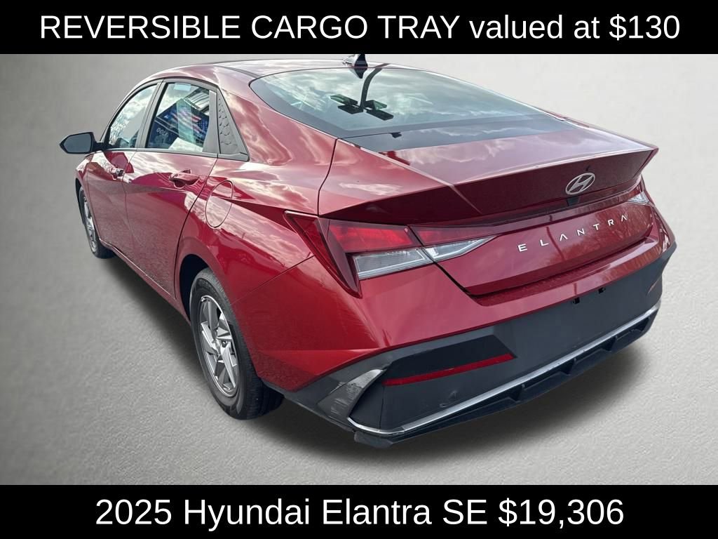 Used 2025 Hyundai Elantra SE image 5