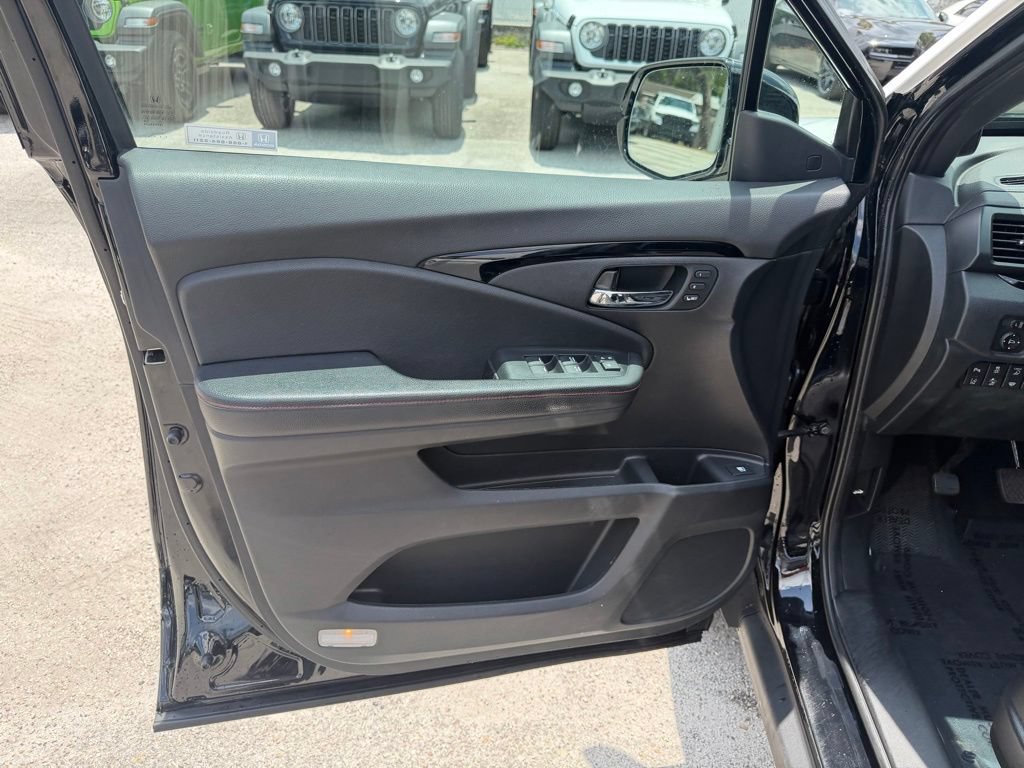 Used 2021 Honda Ridgeline Black Edition image 14