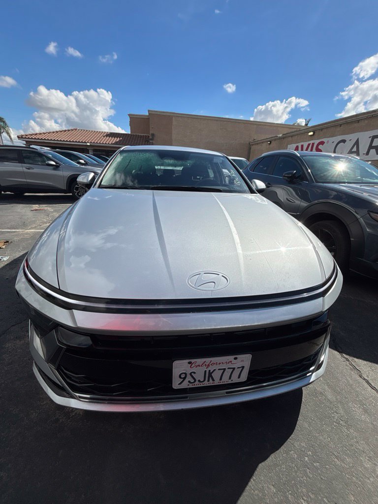 Used 2025 Hyundai Sonata SEL FWD image 2