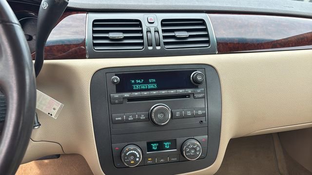 Used 2011 Buick Lucerne CXL FWD image 25