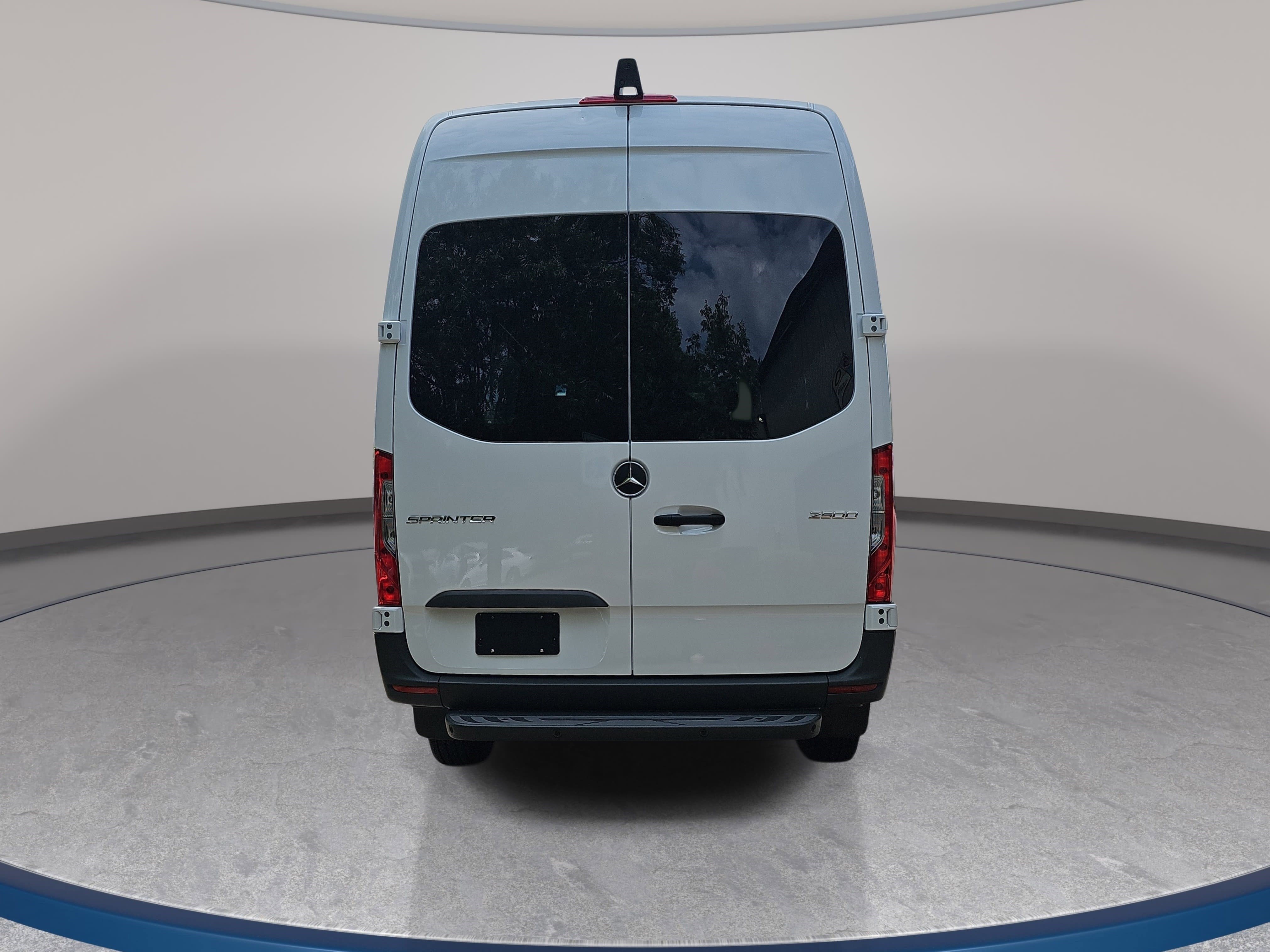 Used 2025 Mercedes-Benz Sprinter 2500 image 6